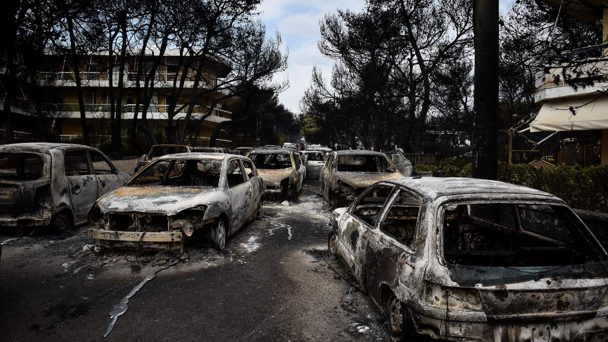 Ζέτα Δούκα: «8 χρόνια μετά θα είμαι ξανά εκεί» – Μήνυμα για την τραγωδία στο Μάτι και αδημοσίευτη φωτογραφία 9 Φωτογραφία από την φωτιά στο Μάτι
