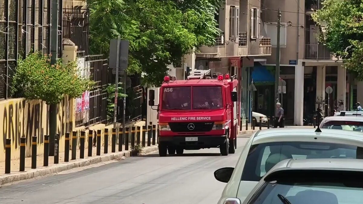 Μπλακ άουτ σε περιοχές της Αθήνας: Χωρίς ρεύμα Κυψέλη, Εξάρχεια, Κολωνάκι – Ασανσέρ και φανάρια εκτός λειτουργίας 1 Μπλακ άουτ σε περιοχές της Αθήνας: Χωρίς ρεύμα Κυψέλη, Εξάρχεια, Κολωνάκι – Ασανσέρ και φανάρια εκτός λειτουργίας