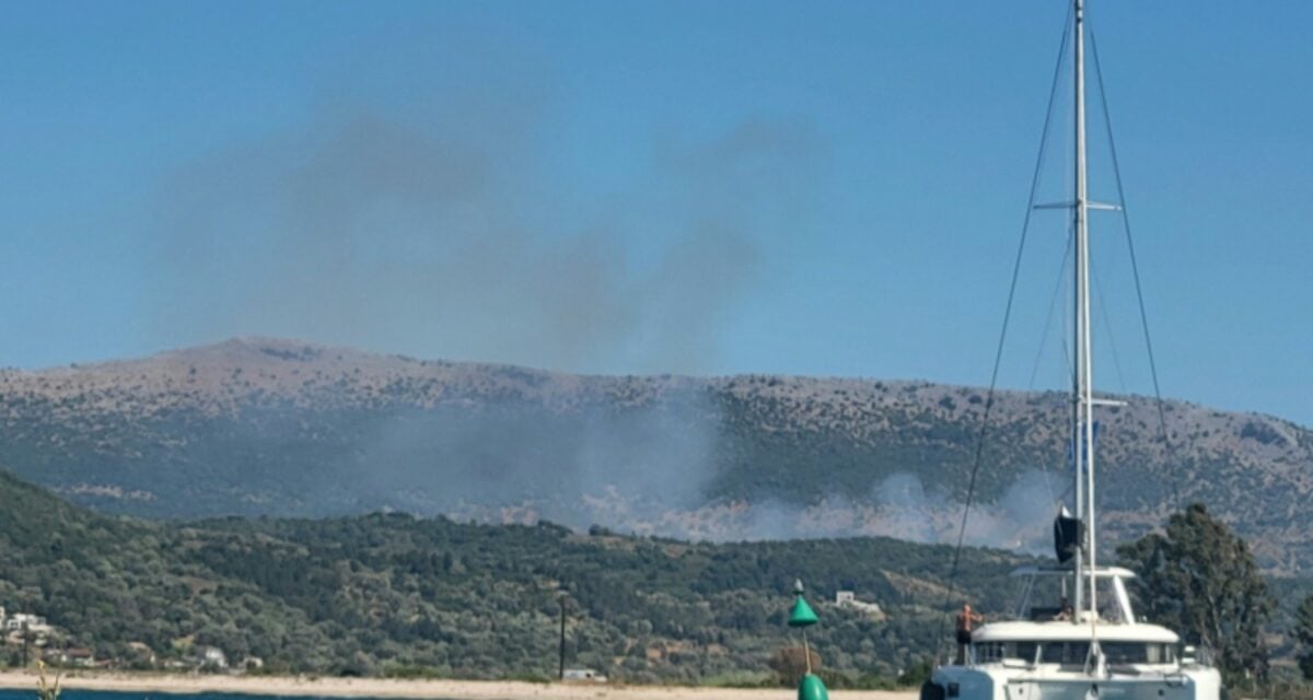 Φωτιά στην Πλαγιά Αιτωλοακαρνανίας: Επιχειρούν εναέρια μέσα