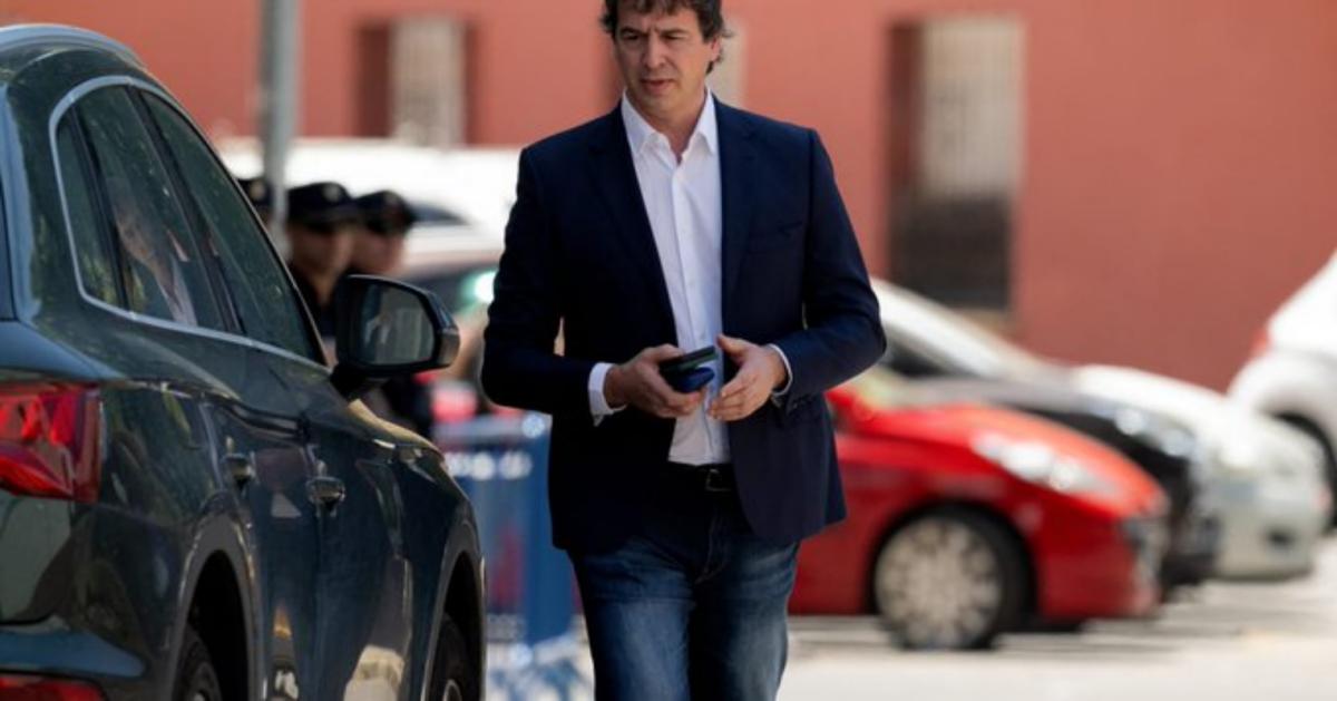 Νταβίντ Σάντσεθ: Ποινή απαγόρευσης άσκησης δημόσιου λειτουργήματος για 9 χρόνια στον αδελφό του Ισπανού πρωθυπουργού 1 Νταβίντ Σάντσεθ: Ποινή απαγόρευσης άσκησης δημόσιου λειτουργήματος για 9 χρόνια στον αδελφό του Ισπανού πρωθυπουργού