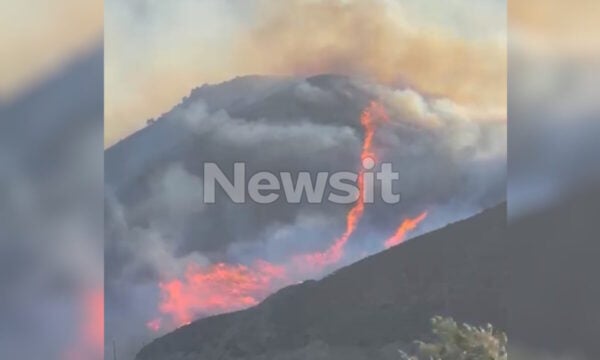 Στα όρια του τυφώνα οι άνεμοι μετατρέπουν σε πύρινη κόλαση το Ρέθυμνο: Συνεχίζουν οι φωτιές σε Πάρο, Άνδρο και Κάλυμνο – Live όλες οι εξελίξεις