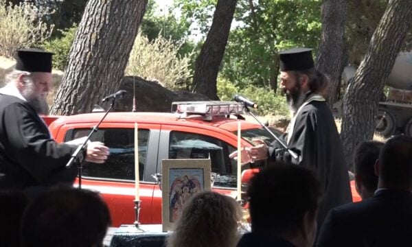 Αγιασμός νέου πυροσβεστικού oχήματος δωρεά της Αρχιεπισκοπής Αμερικής