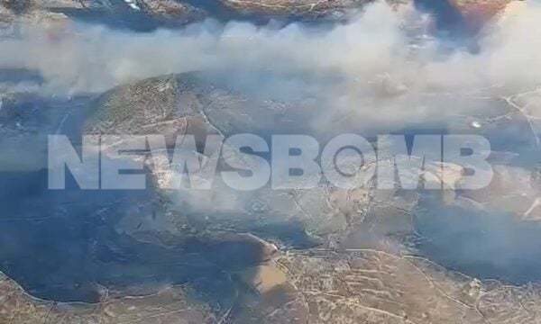 Αποκλειστικό βίντεο του Newsbomb από τη μεγάλη φωτιά στην Πάρο
