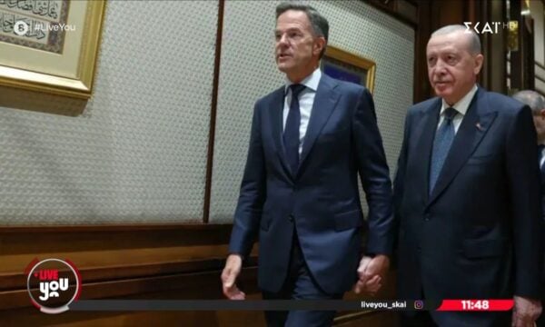 Χέρι – χέρι ο Ερντογάν με τον γενικό γραμματέα του ΝΑΤΟ στην Άγκυρα