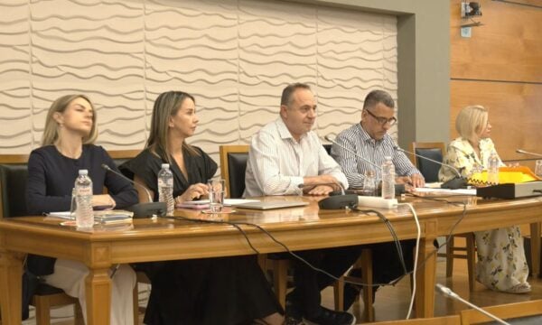 Εξελέγη ομόφωνα το νέο προεδρείο του Δημοτικού Συμβουλίου Λαμιέων