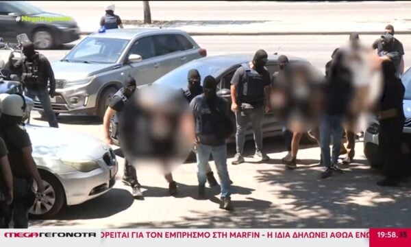 Εμπρηστικές επιθέσεις στη Θεσσαλονίκη: Τη δεύτερη ομάδα δραστών και το κρησφύγετό τους αναζητούν οι Αρχές