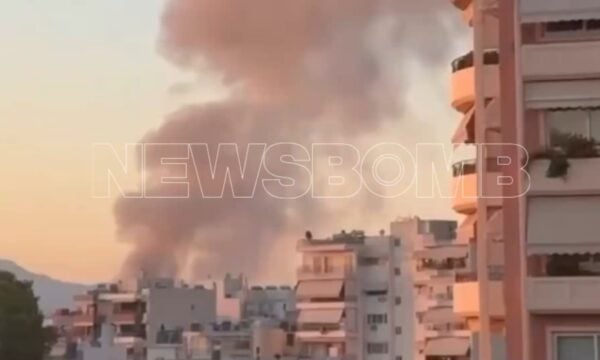 Φωτιά στο Πάρκο Γουδή: Μαύρος καπνός κάλυψε του Ζωγράφου