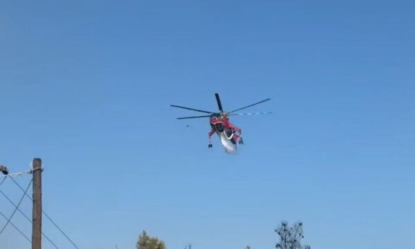 Φωτιά στον Ωρωπό: Ήχησε το 112 – Στη μάχη τέσσερα εναέρια μέσα