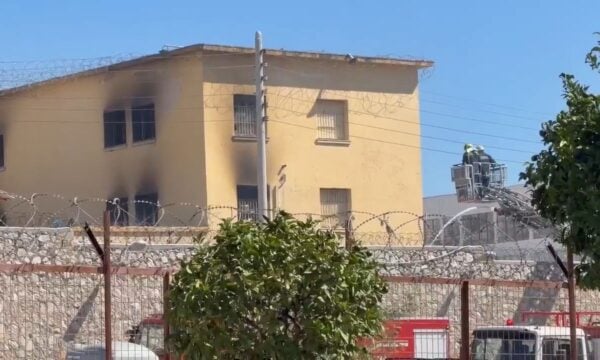Φυλακές Κορυδαλλού: Κρατούμενοι έκαψαν στρώματα μέσα στα κελιά τους