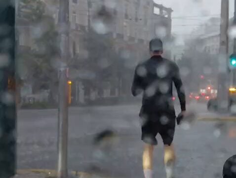 Ισχυρή βροχόπτωση στο κέντρο της Αθήνας