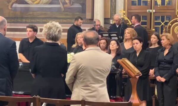 Kηδείας Μάρως Κοντού