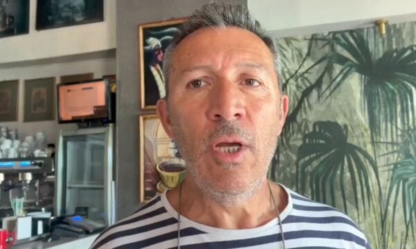 Κυψέλη: Κάτοικοι περιγράφουν τη στιγμή που είδαν έναν 59χρονο γυμνό να κόβει βόλτες στη Φωκίωνος Νέγρη