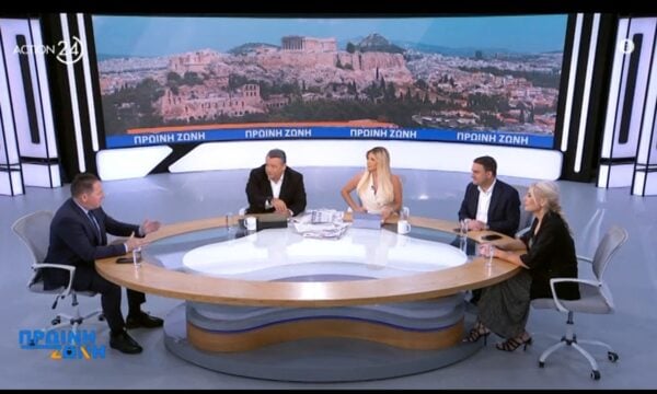 Ο Στ. Πέτσας, ο Κ. Τουκαλάς και η Ε. Ρέντζου στο «Action24»