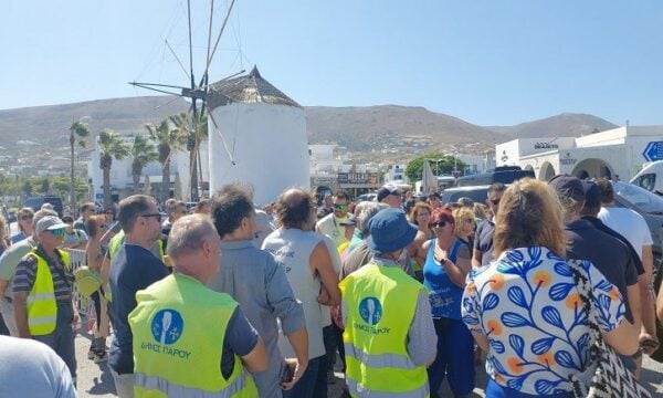 Πάρος, Πυρκαγιά: Διαδικασία μεταγωγής στη Σύρο για Δήμαρχο, Αντιδήμαρχο, εργολάβο και εργαζόμενο – Αντιδράσεις στο νησί