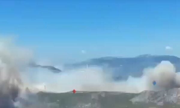 Πλάνα από το συντονιστικό ελικόπτερο του Πυροσβεστικού Σώματος