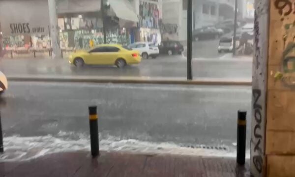 Ποτάμια οι δρόμοι στην Αθήνα