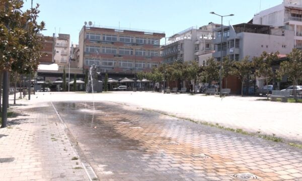 Συνεχίζεται ο καύσωνας στη Λαμία – Τα θερμόμετρα έφτασαν τους 40 βαθμούς