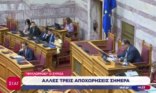 Τσουνάμι αποχωρήσεων από τον ΣΥΡΙΖΑ – Φουντώνει η κόντρα Πολάκη – Δούρου για την ηγεσία