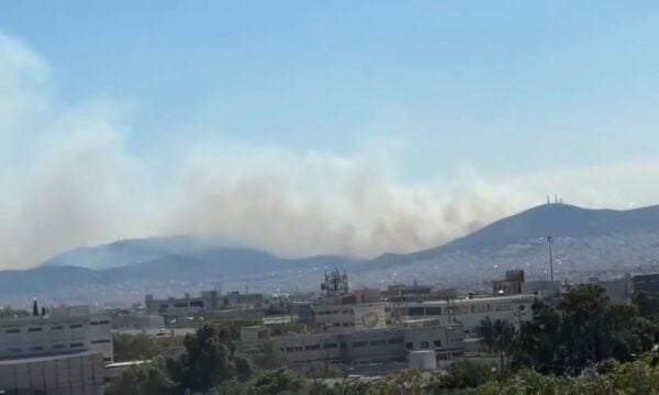 Βίντεο από τη μεγάλη φωτιά που ξέσπασε στο Ποικίλο Όρος στο Χαϊδάρι