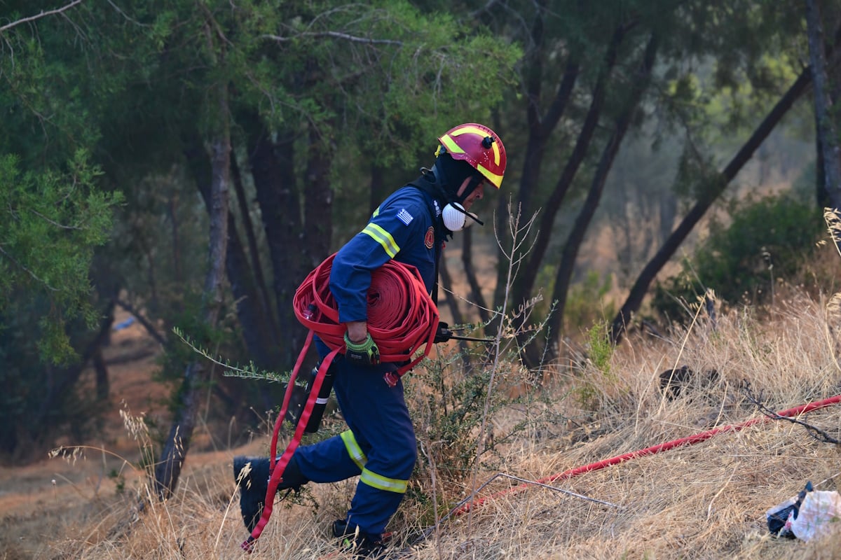 Φωτιά στο Κυπαρίσσι Αταλάντης, στην Αταλάντη Φθιώτιδας