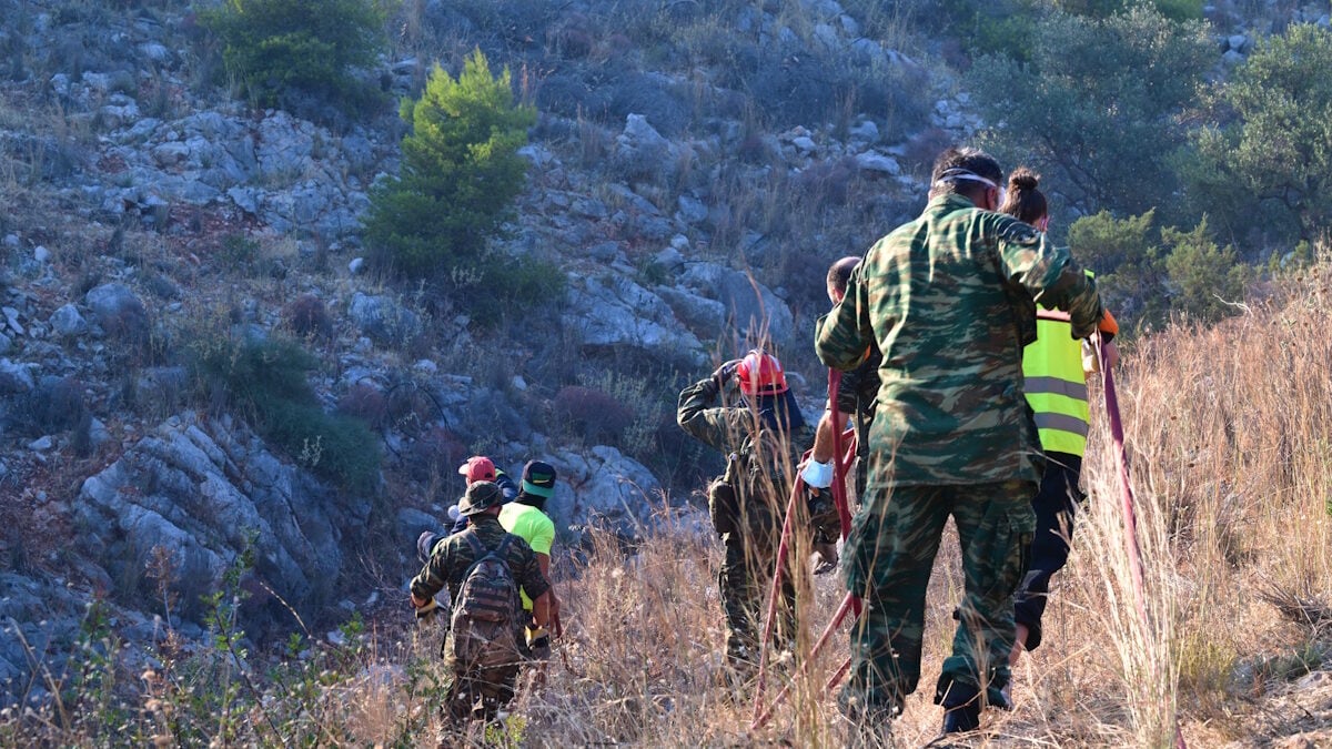 Νέα φωτιά στον Ασπρόπυργο – Μεγάλη κινητοποίηση της Πυροσβεστικής 1 Νέα φωτιά στον Ασπρόπυργο – Μεγάλη κινητοποίηση της Πυροσβεστικής
