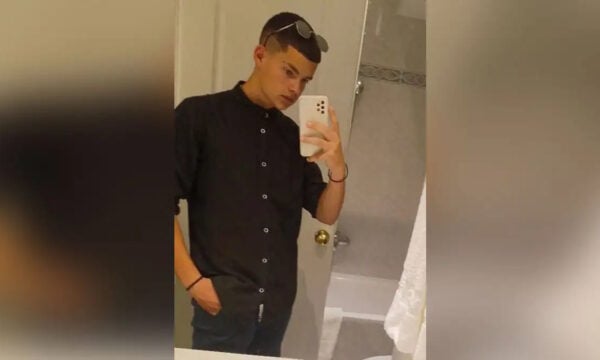 Στη Ρόδο ξανά η οικογένεια του 19χρονου Ραφαήλ που σκοτώθηκε από χειροβομβίδα: «Ήρθαμε, όμως εσύ έλειπες»