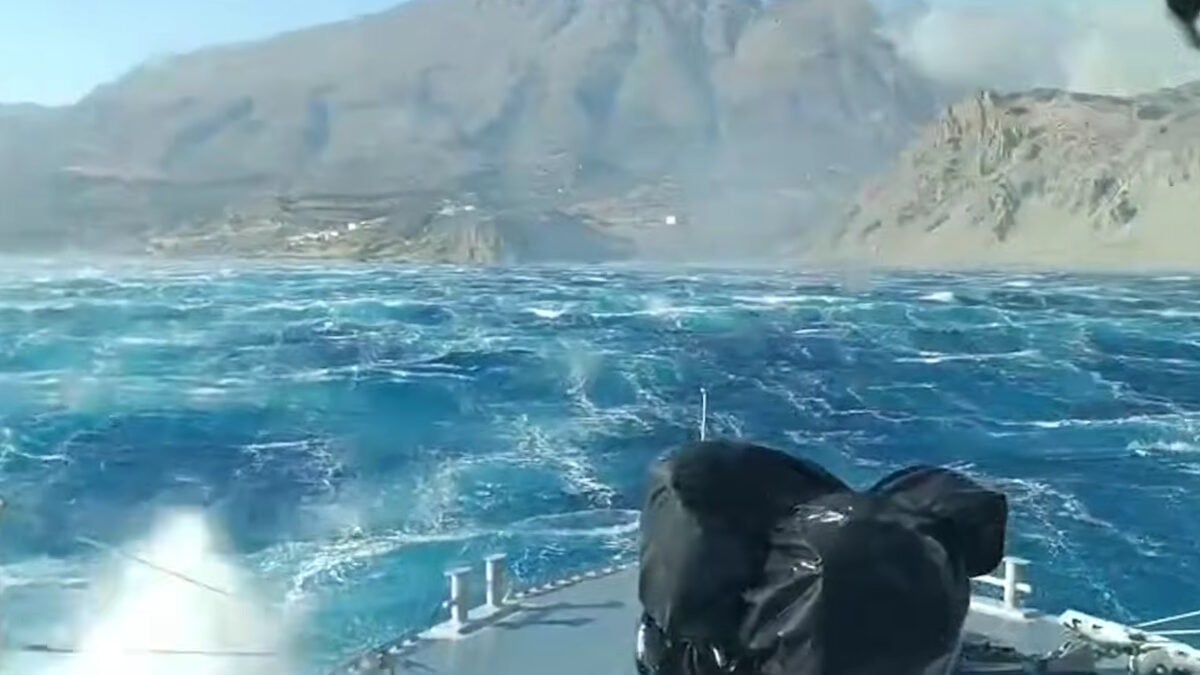 Φωτιά στο Ρέθυμνο: Ο ψαράς που απεγκλώβισε 30 ανθρώπους – «Ακούγονταν εκρήξεις» 1 Φωτιά στο Ρέθυμνο: Ο ψαράς που απεγκλώβισε 30 ανθρώπους – «Ακούγονταν εκρήξεις»