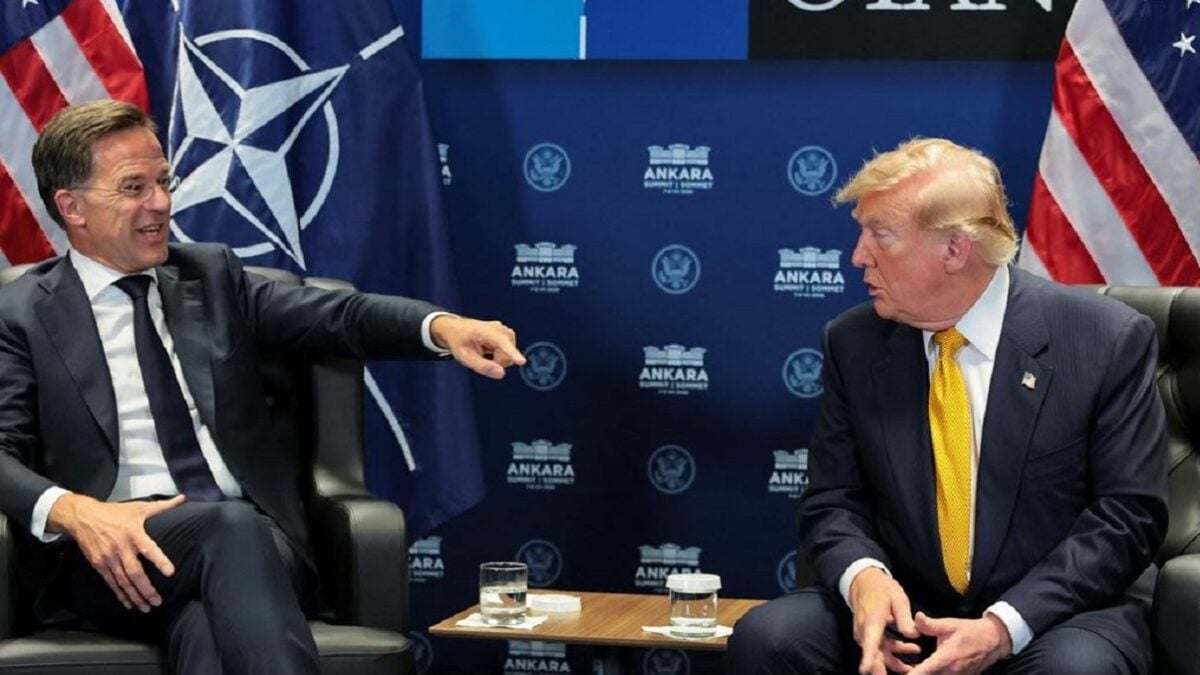 Ρούτε σε Τραμπ για τις αμερικανικές επιθέσεις στο Ιράν: «Ήταν μια πολύ ισχυρή απάντηση και είμαι μαζί σου σε αυτό» 1 Ρούτε σε Τραμπ για τις αμερικανικές επιθέσεις στο Ιράν: «Ήταν μια πολύ ισχυρή απάντηση και είμαι μαζί σου σε αυτό»
