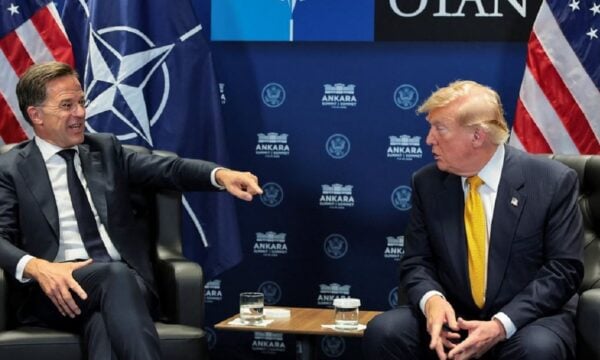 Ρούτε σε Τραμπ για τις αμερικανικές επιθέσεις στο Ιράν: «Ήταν μια πολύ ισχυρή απάντηση και είμαι μαζί σου σε αυτό»