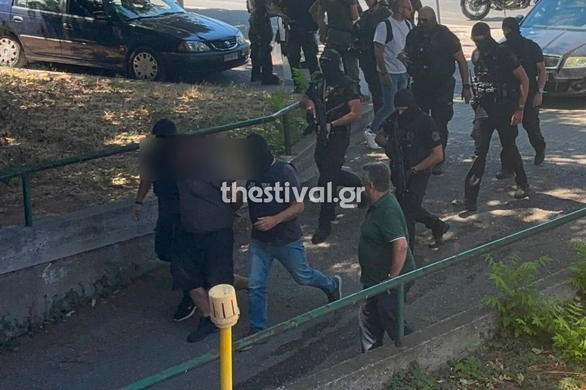 Θεσσαλονίκη: Στον ανακριτή οι 3 συλληφθέντες για εμπρηστική επίθεση στο σπίτι της Αφροδίτης Νέστορα
