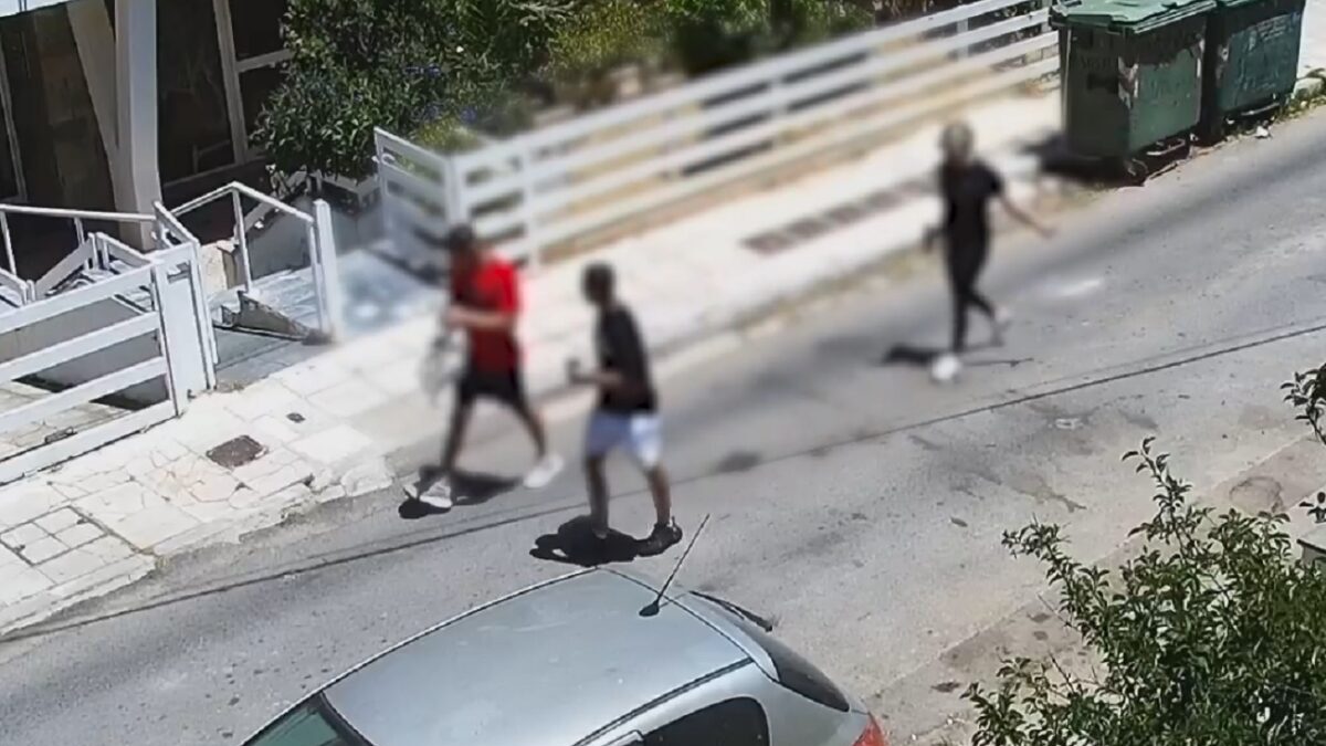 Συμμορία που παρίστανε τους εφοριακούς και ρήμαζε σπίτια με λεία άνω των 440.000 ευρώ – Βίντεο ντοκουμέντο 4 Συμμορία που παρίστανε τους εφοριακούς και ρήμαζε σπίτια με λεία άνω των 440.000 ευρώ – Βίντεο ντοκουμέντο