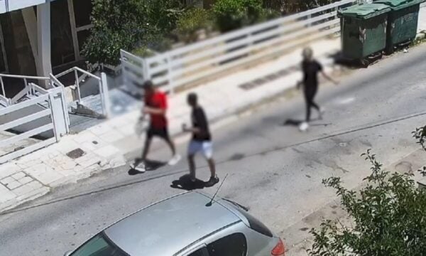 Συμμορία που παρίστανε τους εφοριακούς και ρήμαζε σπίτια με λεία άνω των 440.000 ευρώ – Βίντεο ντοκουμέντο