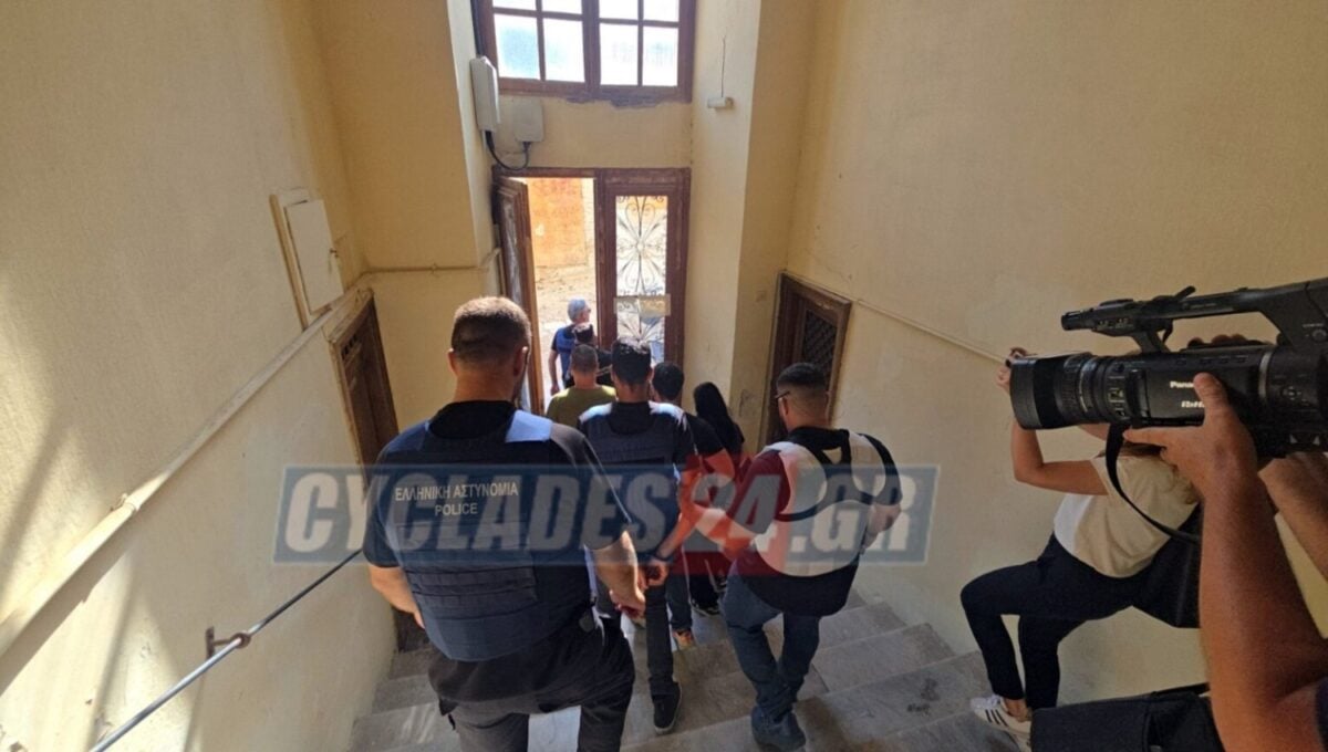 Σύρος: Δεν ασκήθηκαν διώξεις για τη δολοφονία της 41χρονης – Υπό φρούρηση παραμένει το σπίτι του ζευγαριού