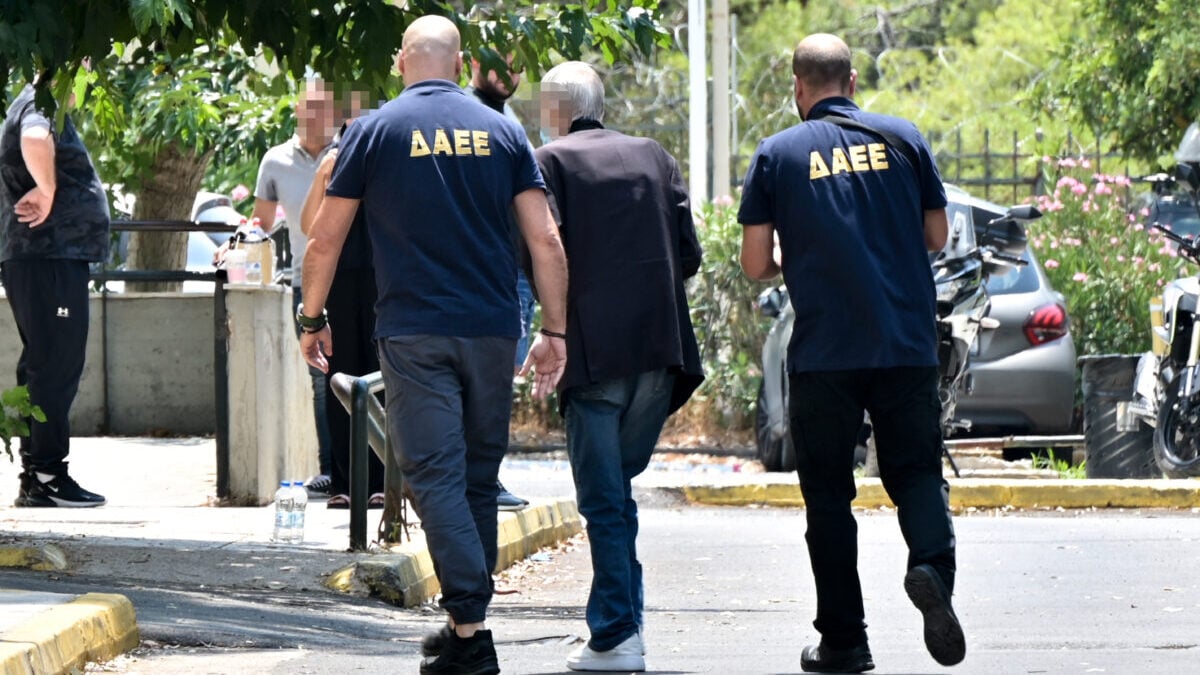 Ποινική δίωξη για κακούργημα στον 76χρονο για τη φωτιά στο Σισμανόγλειο 1 Ποινική δίωξη για κακούργημα στον 76χρονο για τη φωτιά στο Σισμανόγλειο
