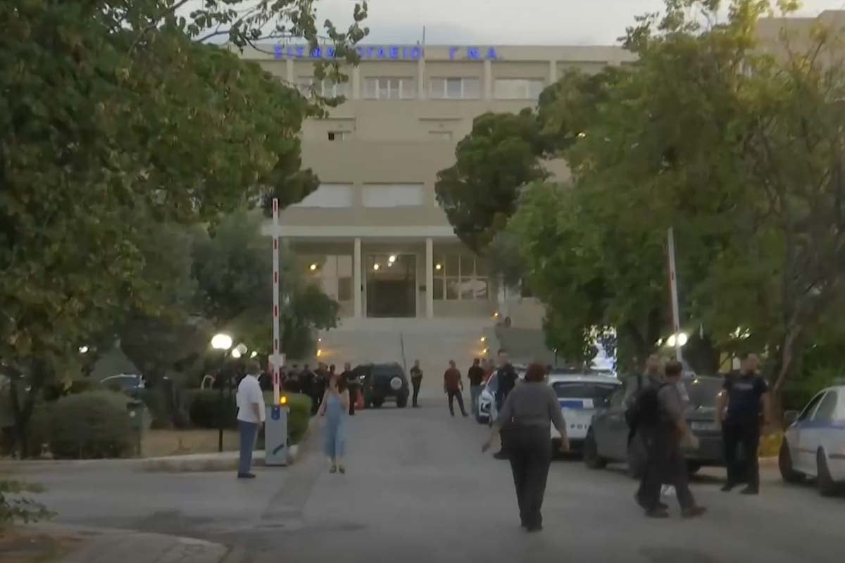 Γεωργιάδης από το Σισμανόγλειο: Εντοπίστηκε στο σπίτι του ο ασθενής που έβαλε φωτιά σε στρώμα – «Υποστήριξε ότι είδε ένα περίεργο όνειρο»