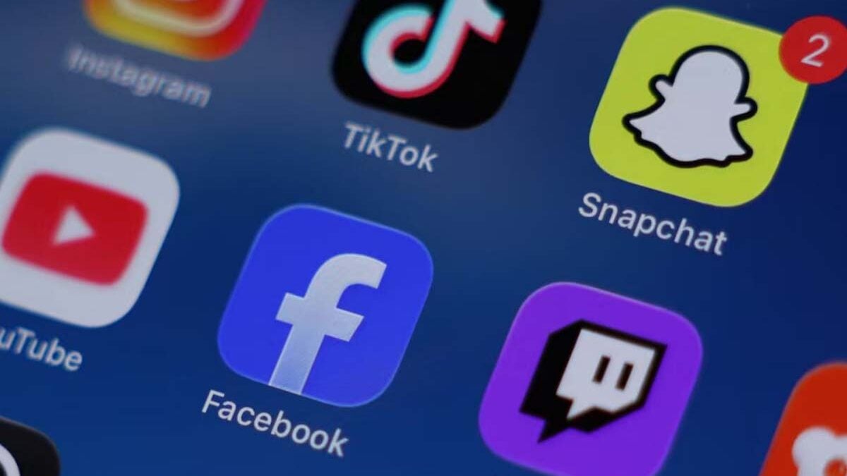 Γαλλία: Μπλόκο στα social media για παιδιά κάτω των 15 ετών 1 Γαλλία: Μπλόκο στα social media για παιδιά κάτω των 15 ετών