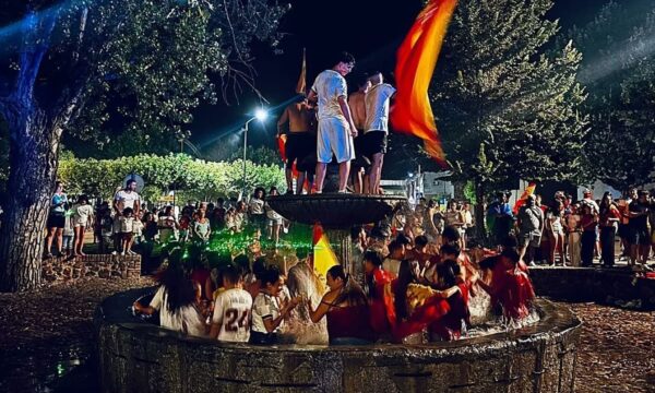 Ισπανία: 13χρονος σκοτώθηκε όταν κατέρρευσε σιντριβάνι στους πανηγυρισμούς για την κατάκτηση του Μουντιάλ