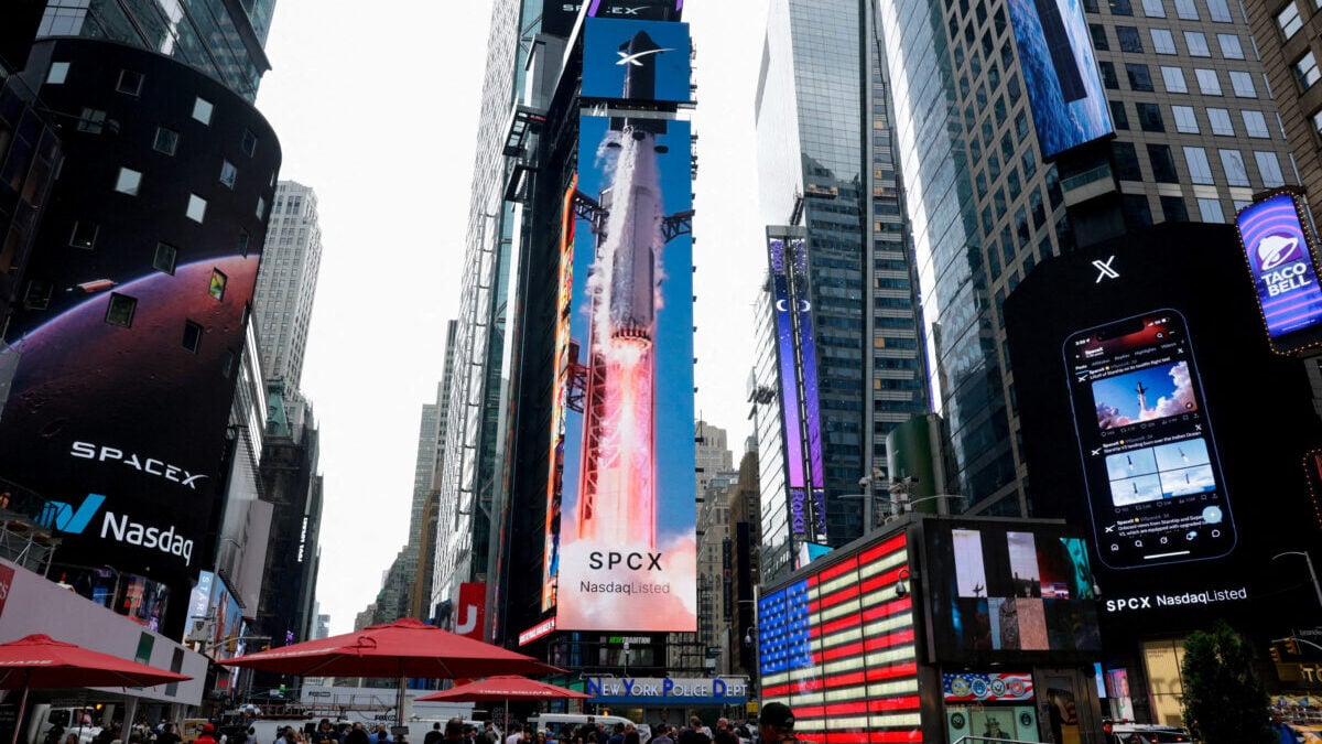 Η μετοχή της SpaceX καταρρέει κάτω από την αρχική IPO για 1η φορά