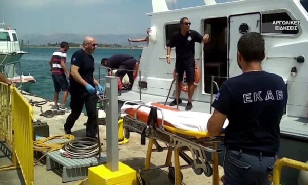 Στις Σπέτσες σοβαρό ατύχημα: Γυναίκα τραυματίστηκε σοβαρά από προπέλα σκάφους