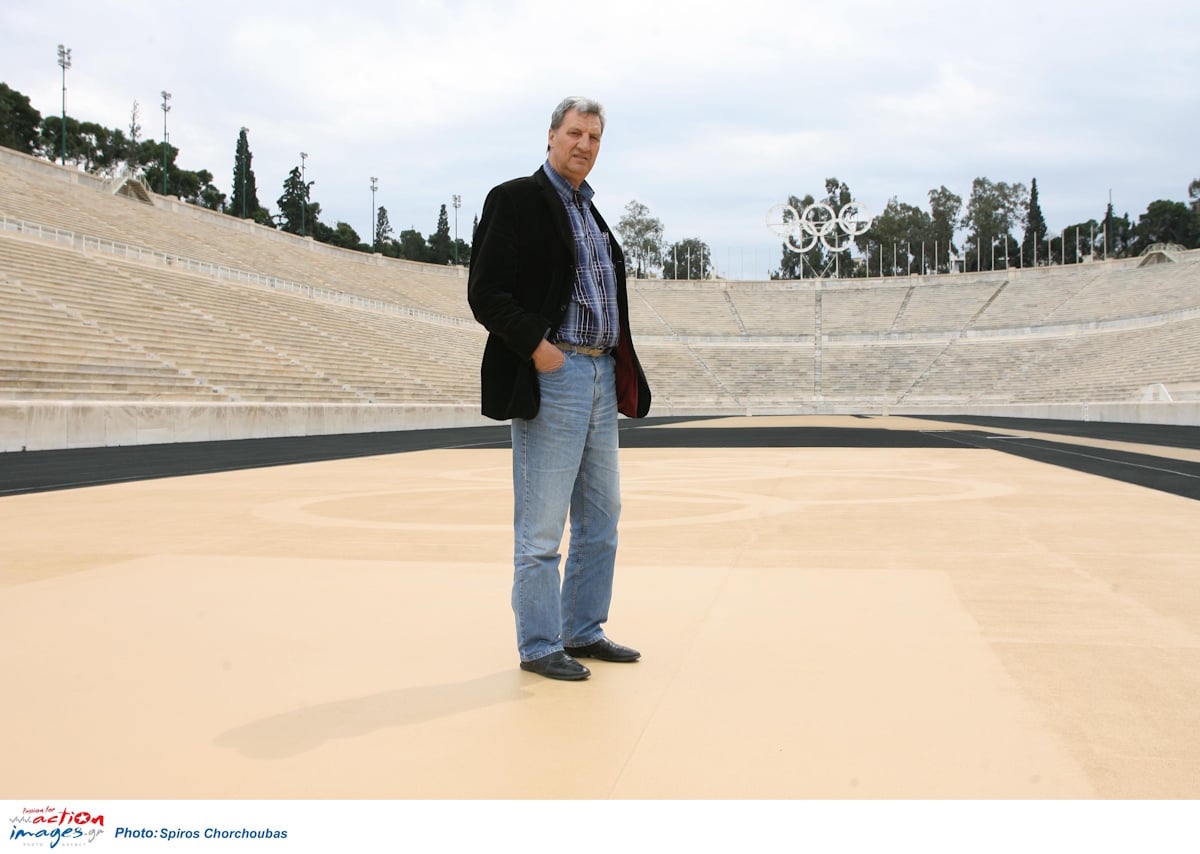 Στέλιος Βασιλειάδης: Υπέστη εγκεφαλικό και νοσηλεύεται στον «Ερυθρό Σταυρό»