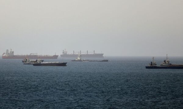 Δεξαμενόπλοιο LNG του Κατάρ χτυπήθηκε στα Στενά του Ορμούζ – Η Ντόχα κατηγορεί το Ιράν