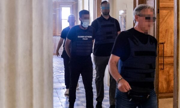 Σύρος: 41χρονος για τον θάνατο της διασώστριας υποστηρίζει «Ήμουν σε κατάσταση άμυνας»