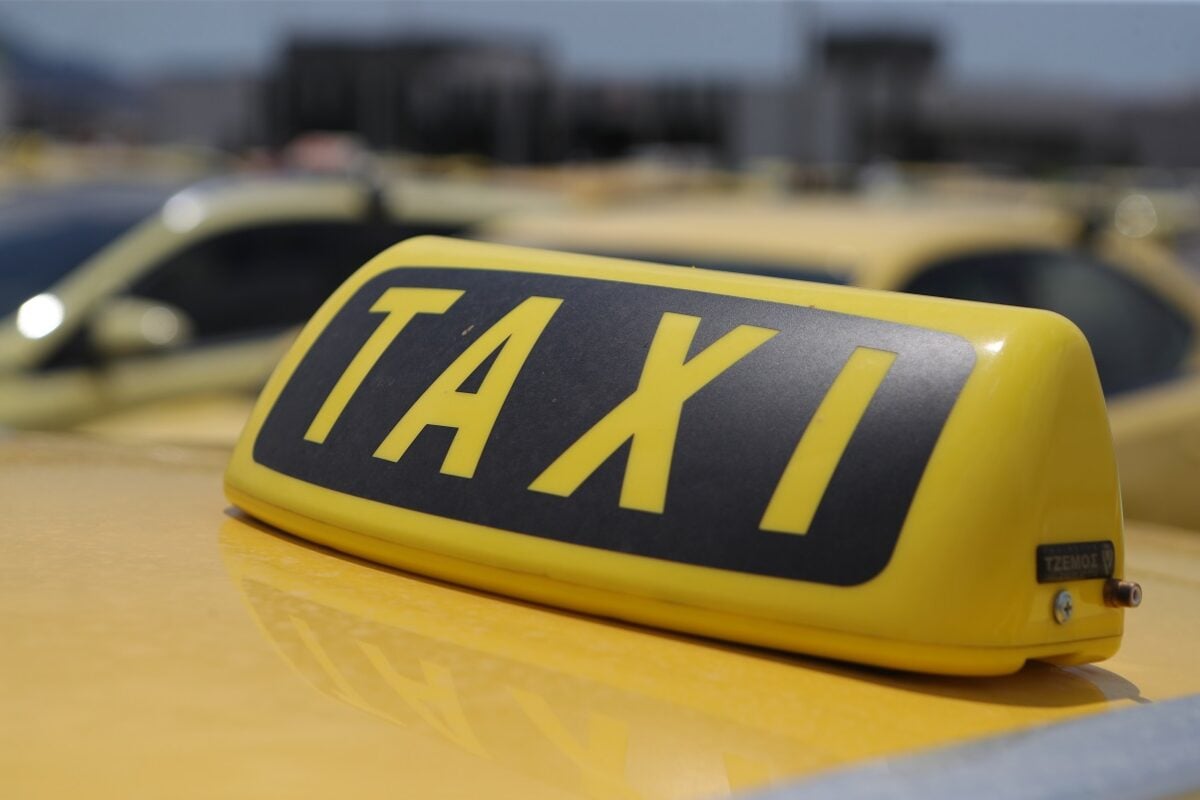 21χρονος οδηγός ταξί χρέωσε 175 ευρώ για διαδρομή από το «Ελευθέριος Βενιζέλος» στο κέντρο της Αθήνας