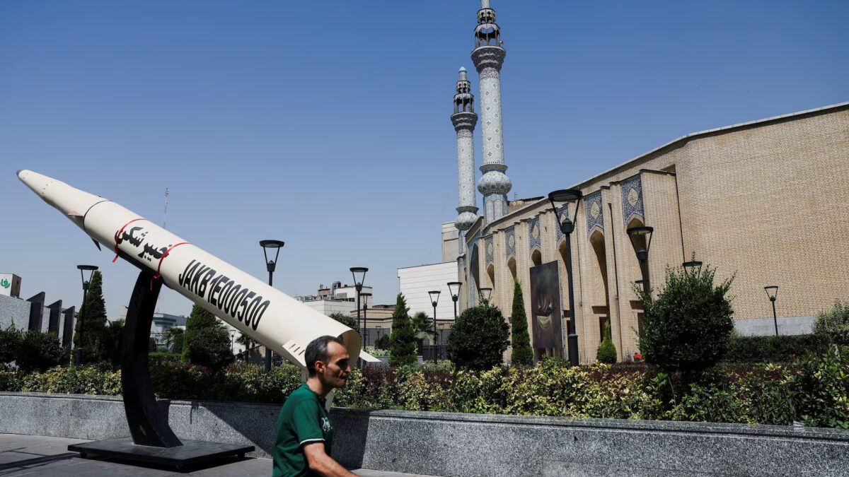 Μέση Ανατολή: 9η νύχτα αμερικανικών πληγμάτων και ιρανικά αντίποινα – Παράλυση στα Στενά του Ορμούζ 1 Μέση Ανατολή: 9η νύχτα αμερικανικών πληγμάτων και ιρανικά αντίποινα – Παράλυση στα Στενά του Ορμούζ