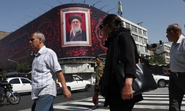 Ιράν: Πλήγματα των ΗΠΑ και αντίποινα της Τεχεράνης στον Κόλπο – Κατέρρευσε η εκεχειρία που ήταν «καταδικασμένη να αποτύχει»