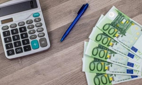 Τέλος επιτηδεύματος: Τι εξετάζεται και πότε θα γίνουν οι ανακοινώσεις