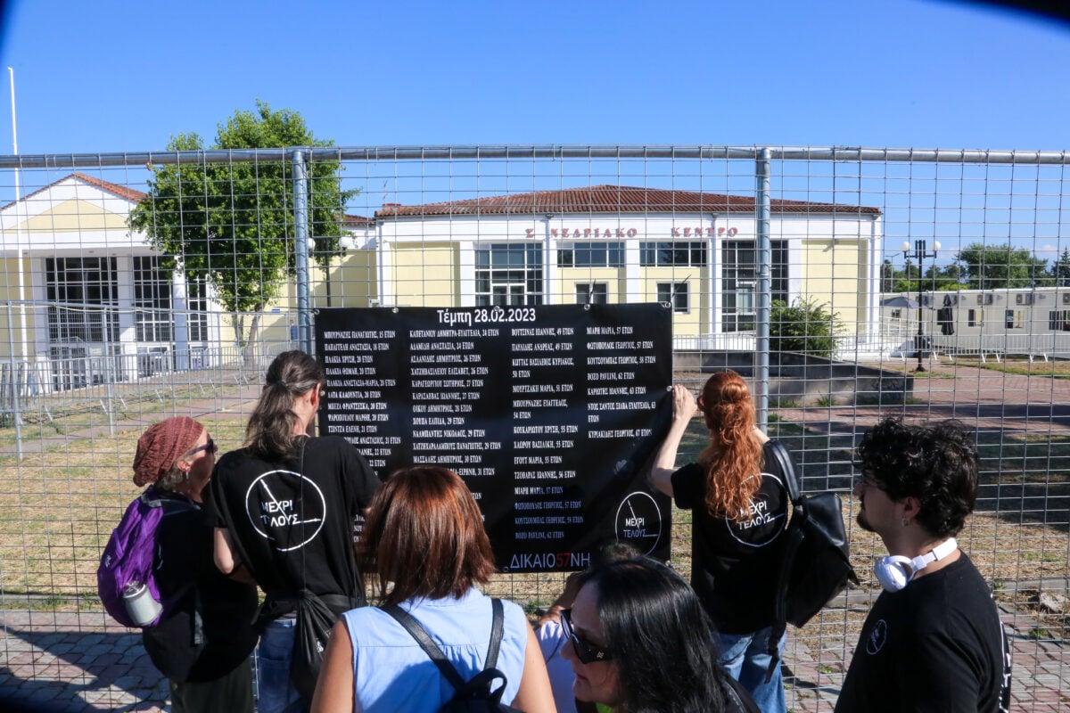 Δίκη για τα Τέμπη: Διορίστηκαν συνήγοροι για έναν κατηγορούμενο – Η έκκληση της προέδρου του δικαστηρίου