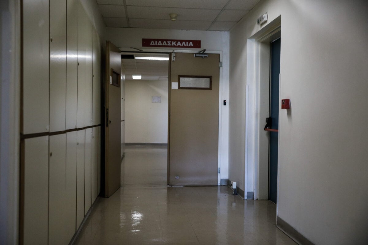 Θριάσιο Νοσοκομείο: Ρομά έκαναν γυαλιά καρφιά επειδή καθυστερούσε μια εξέταση