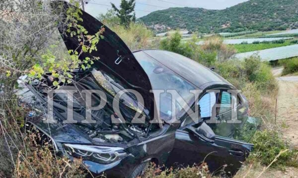 Τροχαίο στην Καβάλα: Αυτοκίνητο βγήκε εκτός δρόμου στην παραλιακή Εγνατία, απεγκλωβίστηκε ο οδηγός