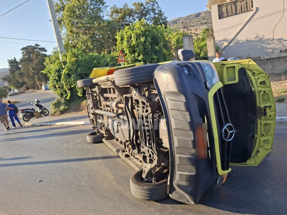 Χανιά: Νέο βίντεο από το τροχαίο με το ασθενοφόρο – «Όλα έγιναν σε ελάχιστα δευτερόλεπτα», μαρτυρία διασώστη 9 Χανιά: Νέο βίντεο από το τροχαίο με το ασθενοφόρο – «Όλα έγιναν σε ελάχιστα δευτερόλεπτα», μαρτυρία διασώστη